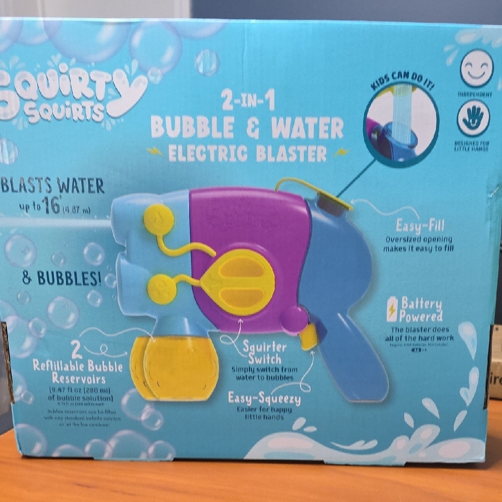Bubble & Water Blaster - Blue and Yellow - Picture 7 of 7